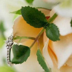 【アイプリモ(I-PRIMO)の口コミ】 婚約指輪は男性がプロポーズ用に用意する事も多いかと思いますが、私の場…