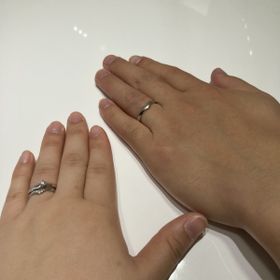 【4℃ BRIDAL(ヨンドシーブライダル)の口コミ】 人とかブライダルデザインがいいな、と思いV字タイプを選びました！一番最…