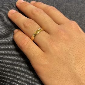 【【閉業】フラー・ジャコー(FURRER-JACOT)の口コミ】 シンプルなデザインですが、光沢がとても綺麗です。太さや光沢感もオーダ…