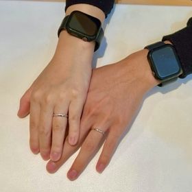 【SIND BAD(シンドバット)の口コミ】 細めのシンプルなデザインの指輪を探していました。
内側にお揃いのサンタ…