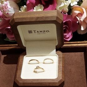 【TANZO.(鍛造指輪)の口コミ】 デザインからフルオーダーでつくれるということもあり、結婚指輪にもダイ…