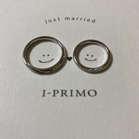 【アイプリモ(I-PRIMO)の口コミ】 デザインに一目惚れして購入しました。ダイヤが斜めに組み込まれたデザイ…