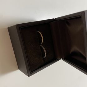 【CHER LUV(シェールラブ)の口コミ】 普段使いしやすいシンプルなデザインとさりげなく輝くダイヤモンドが可愛…