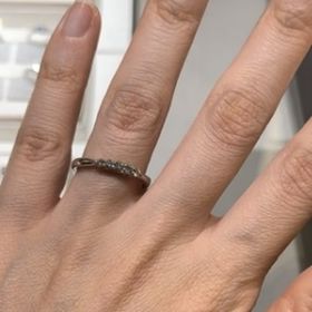 【アイプリモ(I-PRIMO)の口コミ】 指先できらめくダイヤモンドを活かしたデザインの指輪です。ダイヤモンド…