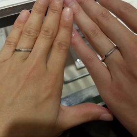 【俄(にわか)の口コミ】 S字ラインで右側半分にはメレダイヤがあしらわれており、とても可愛らしか…