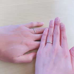 【festaria VOYAGE(フェスタリア ボヤージュ)の口コミ】 指輪のデザインでこだわったのが派手すぎないダイヤとつや消し加工とウェ…