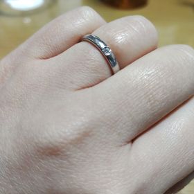 【銀座ダイヤモンドシライシの口コミ】 かわいいデザインでお手頃な価格です。アノリューアニバーサリーのダイヤ…