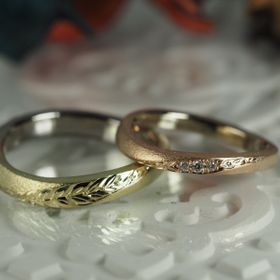 【Antille(アンティール)の口コミ】 フルオーダーで思い通りの指輪を作れる所が決め手でした。
デザインもここ…