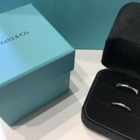【ティファニー(Tiffany & Co.)の口コミ】 なるだけシンプルな指輪ん探していました。婚約指輪はティファニーだった…