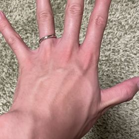 【銀座ダイヤモンドシライシの口コミ】 まず、デザインが良いです。シンプルでありながら、ワンポイント入ってい…