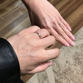 【ROYAL ASSCHER(ロイヤル・アッシャー)の口コミ】 普段着ける事が難しい仕事の為シンプルな物を探していました。多少のデザ…