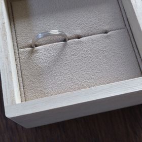 【YUKA HOJO(ユカホウジョウ)の口コミ】 素朴な感じのものを探していましたが、
シンプルながらも、各所に散りばめ…