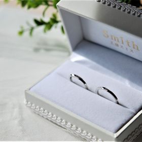 【Smith(工房スミス)の口コミ】 指輪のデザインは2人とも同じデザインを気に入ってて、素材を選ぶのも意見…