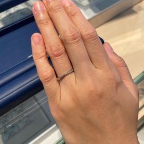 【銀座ダイヤモンドシライシの口コミ】 私は事前にネットで下調べをして、ダイヤモンドが流れるようなデザインで…