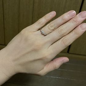 【銀座ダイヤモンドシライシの口コミ】 シンプルで美しいものが良かったので、ダイヤモンド一つの王道でも良かっ…