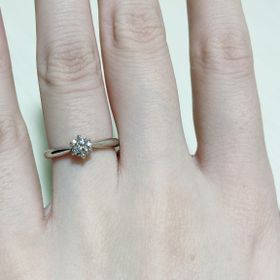 【銀座ダイヤモンドシライシの口コミ】 外出時など普段使いができるようなシンプルなデザインのものを探しており…