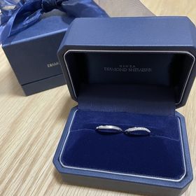 【銀座ダイヤモンドシライシの口コミ】 はじめはダイヤモンドの数の少ないものにしようかと思っていましたが、「…