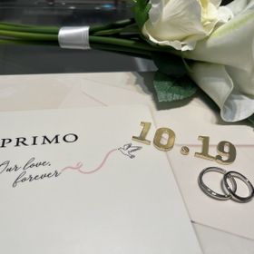 【アイプリモ(I-PRIMO)の口コミ】 指輪のデザインはウェーブ型で7つのダイヤモンドがついており、あらゆる角…