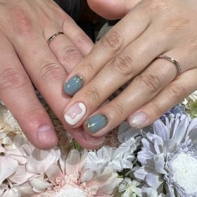 【アイプリモ(I-PRIMO)の口コミ】 シンプルなゴールド系の色味が良いなと思いお店に伺い沢山の結婚指輪を見…