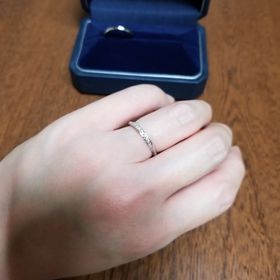 【銀座ダイヤモンドシライシの口コミ】 銀座ダイヤモンドシライシのエンゲージリングをプレゼントされ、大変気に…