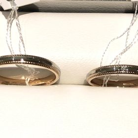【STAR JEWELRY(スタージュエリー)の口コミ】 ミル打ちのデザインが可愛い指輪です。コンビネーションになっていて外側…