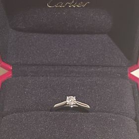 【カルティエ(Cartier)の口コミ】 婚約指輪といえばカルティエのソリテール1895がいいなと昔から漠然と憧れ…