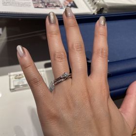 【エクセルコダイヤモンド(EXELCO DIAMOND)の口コミ】 デザインが素晴らしく、身につけていて清々しい気分になりました。将来ず…