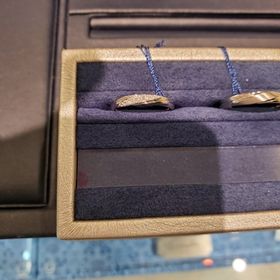 【Something Blue(サムシングブルー)の口コミ】 ストレートリングで、斜めにダイヤが入っているデザインが少ななかった中…