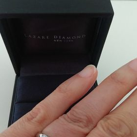 【ラザール ダイヤモンド(LAZARE DIAMOND)の口コミ】 ダイヤが沢山付いている指輪が希望でした。エタニティーとかなり迷いまし…