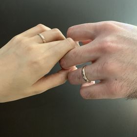 【アイプリモ(I-PRIMO)の口コミ】 ゴールドとプラチナのコンビネーションでミル打ちの指輪で、クラシカルな…