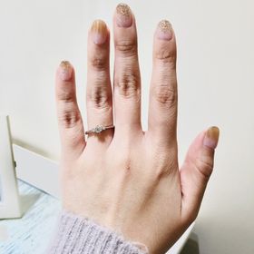 【TRECENTI(トレセンテ)の口コミ】 指輪のデザインも豊富で、メイン石の脇が細くなっており、指が華奢に見え…