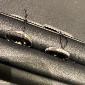 【エクセルコダイヤモンド(EXELCO DIAMOND)の口コミ】 デザインが気に入った。
男性はシンプルなデザインであり、そこが気に入っ…