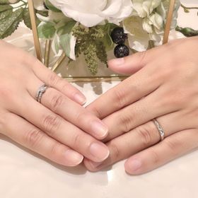 【HOSHI no SUNA 星の砂(ほしのすな)の口コミ】 デザインと店員さんの丁寧な説明、またブライダルリング専門店なので他の…