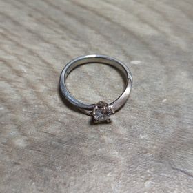 【LAPAGE(ラパージュ)の口コミ】 デザイン、形がとても気に入りました。また、色をゴールドやピンクゴール…