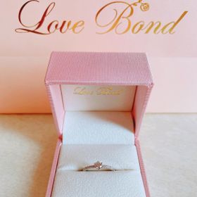 【Love Bond(ラブボンド)の口コミ】 ダイヤの大きさと一生身に着ける物なので妥協せずダイヤ多めの豪華だけど…
