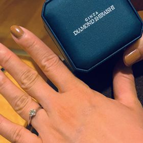 【銀座ダイヤモンドシライシの口コミ】 デザインは沢山ある中から自分好みを直感で決めました！
価格は思ったより…