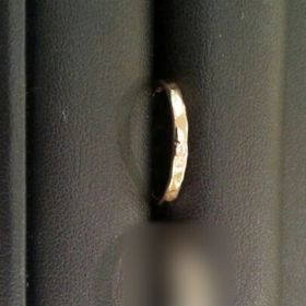 【SIENAROSE(シエナロゼ)の口コミ】 ロゼチナの独特の色合いが綺麗であり肌の色と馴染むことやリングの幅を比…