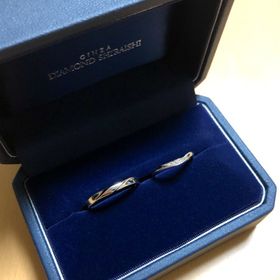 【銀座ダイヤモンドシライシの口コミ】 結婚式場でパンフレットをもらい、気に入ったデザインがあったため見に行…