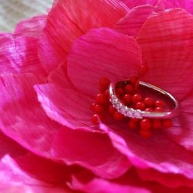 【COLANY(コラニー)の口コミ】 着け心地が心地よいこと、ダイヤの部分が緩くアーチを描いているのでつけ…