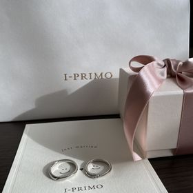 【アイプリモ(I-PRIMO)の口コミ】 細身でうねりが入っているペアのもので、ダイヤが少し入っているものをさ…