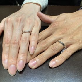 【TRECENTI(トレセンテ)の口コミ】 結婚指輪を探しており、スタッフさんとご相談させて頂いて指輪を試着させ…