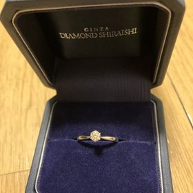 【銀座ダイヤモンドシライシの口コミ】 ［デザインについて］種類も豊富でスタッフの方に今まで指輪をつけたこと…