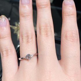 【エクセルコダイヤモンド(EXELCO DIAMOND)の口コミ】 華奢な指輪でとても可愛かったです！デザインはクラシカルさもありつつ、…
