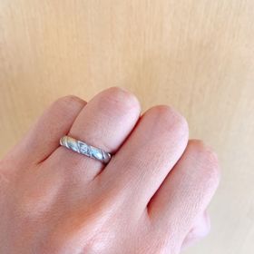 【ショーメ(CHAUMET)の口コミ】 婚約指輪と同様、みんながあまり付けていないようなデザインの指輪をつけ…