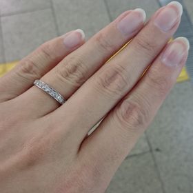 【LEHAIM(レハイム)の口コミ】 一粒ダイヤモンドのリングではなく、はじめからハーフエタニティリングで…