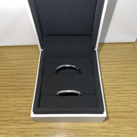 【FOREVERMARK(フォーエバーマーク)の口コミ】 それぞれの気に入ったデザインにしました。
婚約指輪は買わないと決めてい…