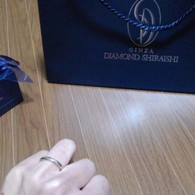 【銀座ダイヤモンドシライシの口コミ】 結婚指輪は普段使いするので、シンプルなものを探していました。実際に購…