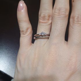 【TRECENTI(トレセンテ)の口コミ】 指輪のデザインはシンプルなものが多めで、日常使いができるものを探して…