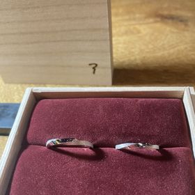 【ichi(イチ)の口コミ】 シンプルでかっこいいものをさがしており、カタログで捻りと石地のデザイ…