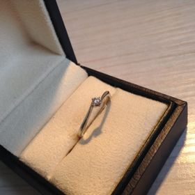 【ヴァンドーム青山(VENDOME AOYAMA)の口コミ】 私は、大げさな人目を引くようなリングがあまり好きではなかったので、シ…